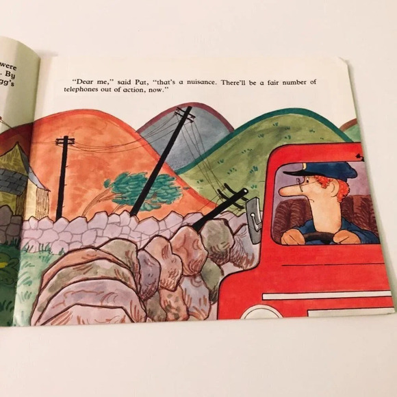 1980s Postman Pat BooksTakes a Message and Goes Sledging - Picture 15 of 16